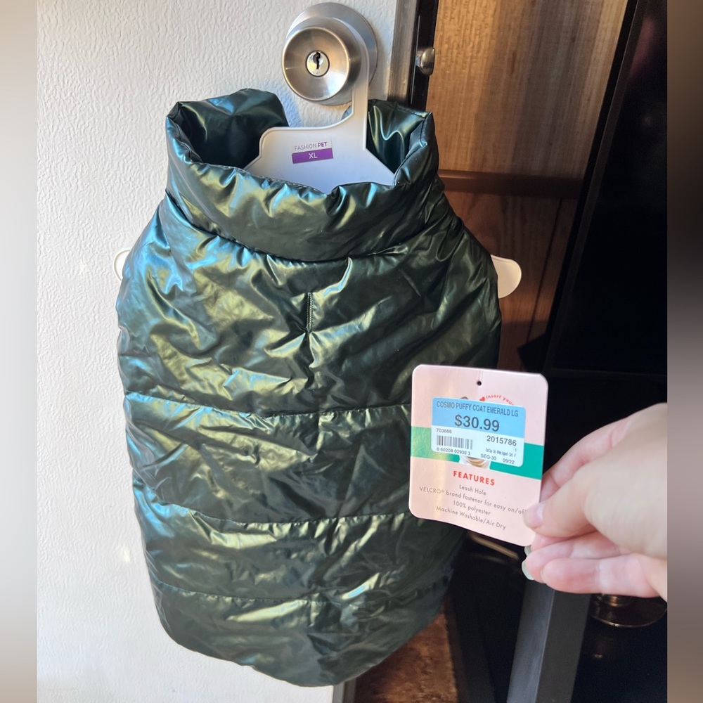 NWT🐶Cosmo puffy dog 🐶 coat emerald green size large